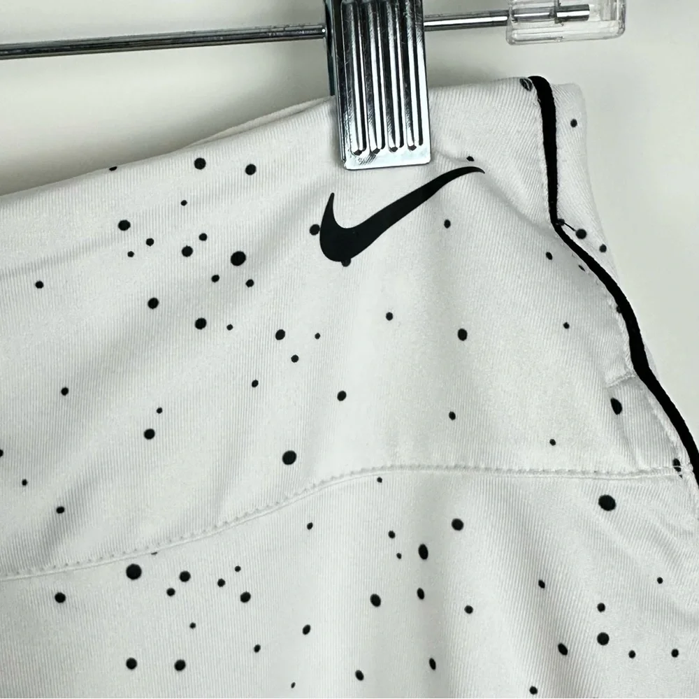 Nike Dri-fit girl’s white galaxy print golf skirt - size large
